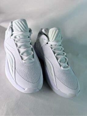 Men’s 8 Women's 9.5 White Nike Giannis FREAK 7 Sneakers